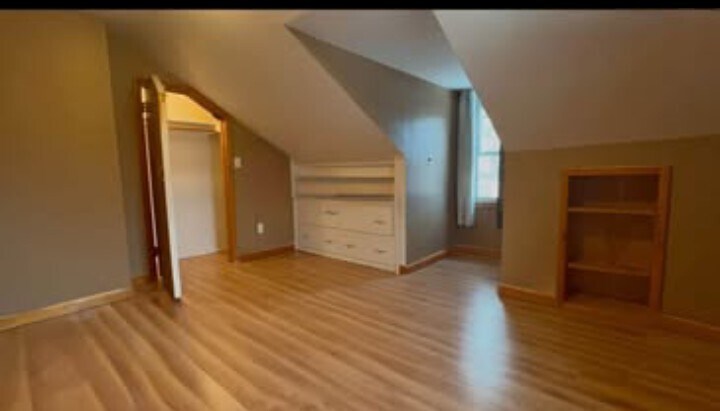 Building Photo - 815 Main St S