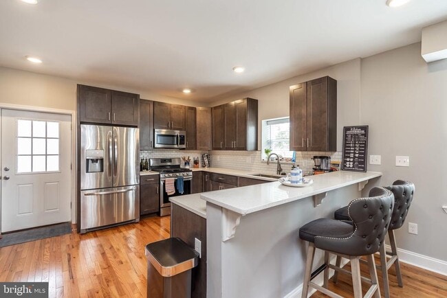 Building Photo - 365 Bonsal St