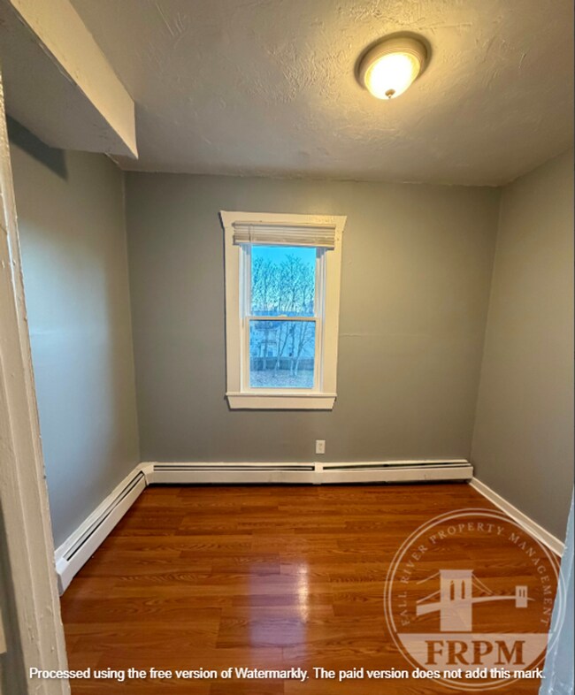 Building Photo - 1272 Pleasant St