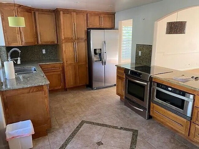 Building Photo - 711 Oak Burl Ln