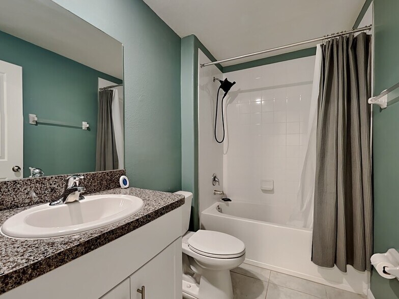 Building Photo - 14620 Dunrobin Dr