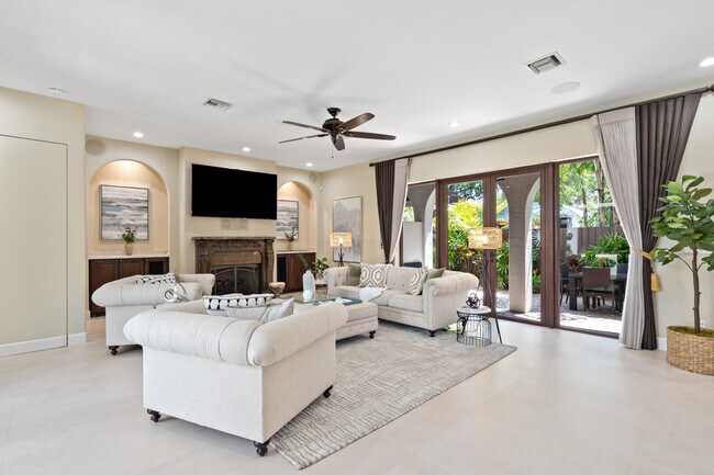 Building Photo - 1312 SE 2nd Ct