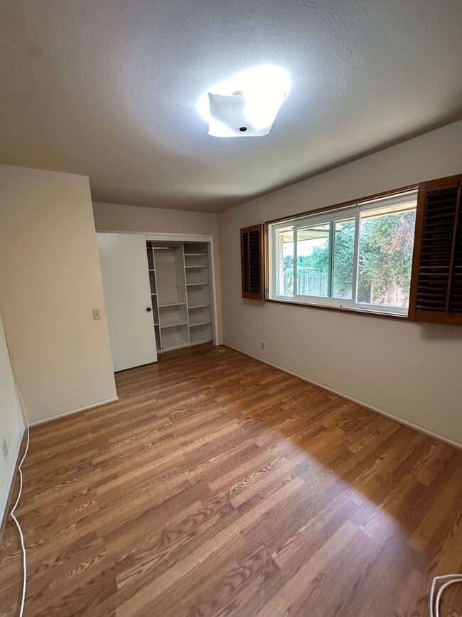 Building Photo - Jeffries Ranch Oceanside Home