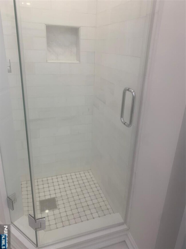 Building Photo - 148 Nesbit St