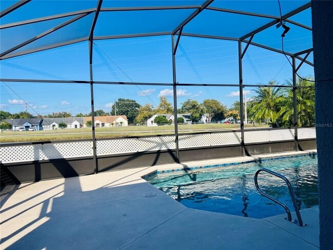 Building Photo - 124 Queens Ct