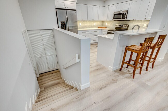 Building Photo - 207 Mainsail Cir