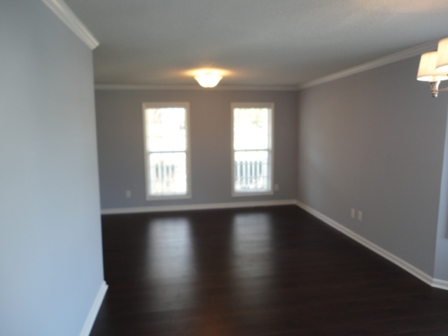 Building Photo - 125 Medford Cir