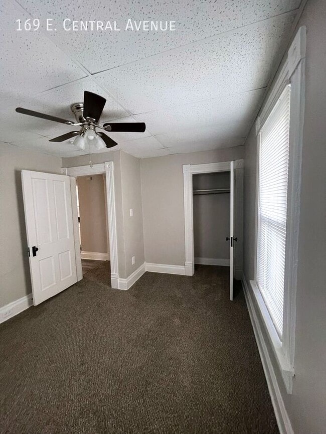 Building Photo - 169 E Central Ave