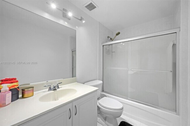 Building Photo - 215 SW 42nd Ave