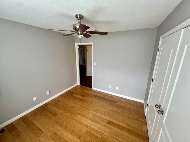 Building Photo - "Charming 3-Bedroom Retreat with 2 Full Baths in Clarksville – Your Spacious 1,480 Sq Ft Haven Aw...