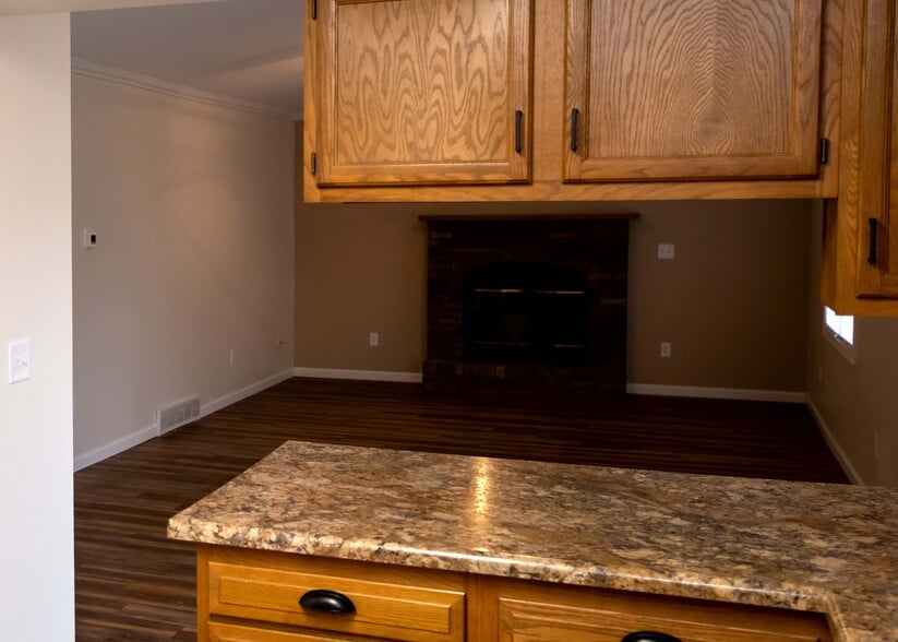 Building Photo - 106 Pierre Pl