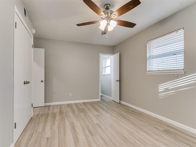 Building Photo - 1626 Denison Dr