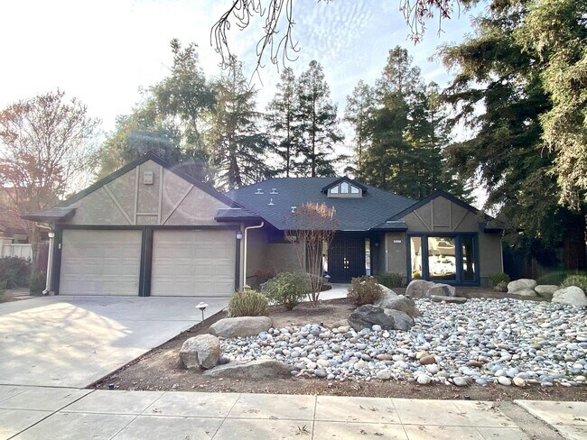 Primary Photo - $2,450 Audubon & Friant 3 bed, N Bond, Fresno