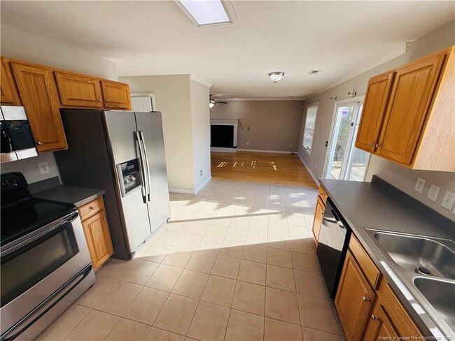 Building Photo - 84 Gloucester Ct