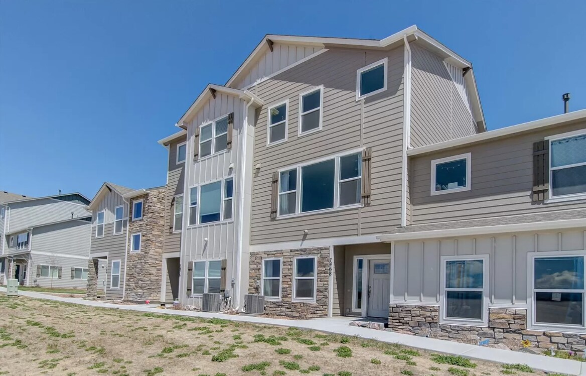 Building Photo - 7468 Johnsontown Hts