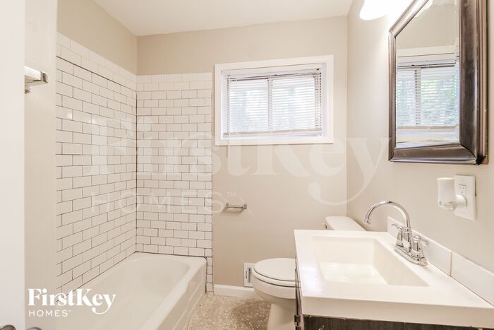 Building Photo - 3758 Aldea Dr