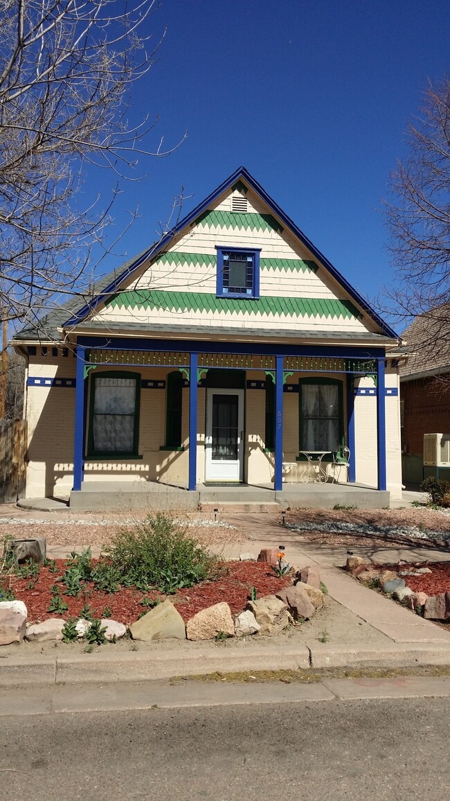 Building Photo - 607 Harrison Ave