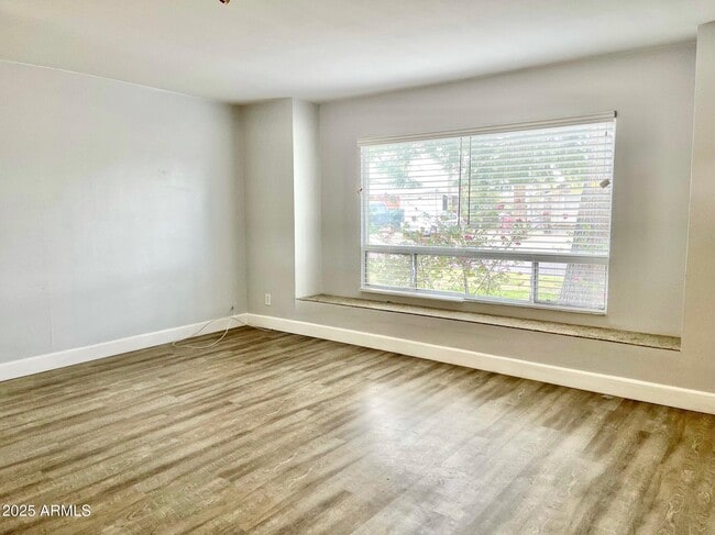 Building Photo - 8226 E Sells Dr