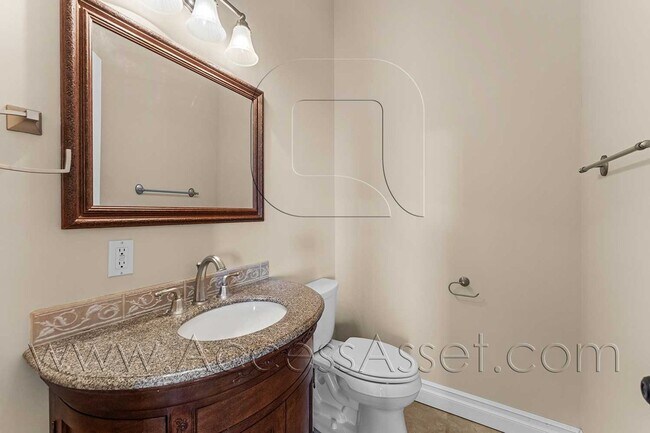 Building Photo - Designer Single-Story Home with Gourmet Kitchen & Mountain Views