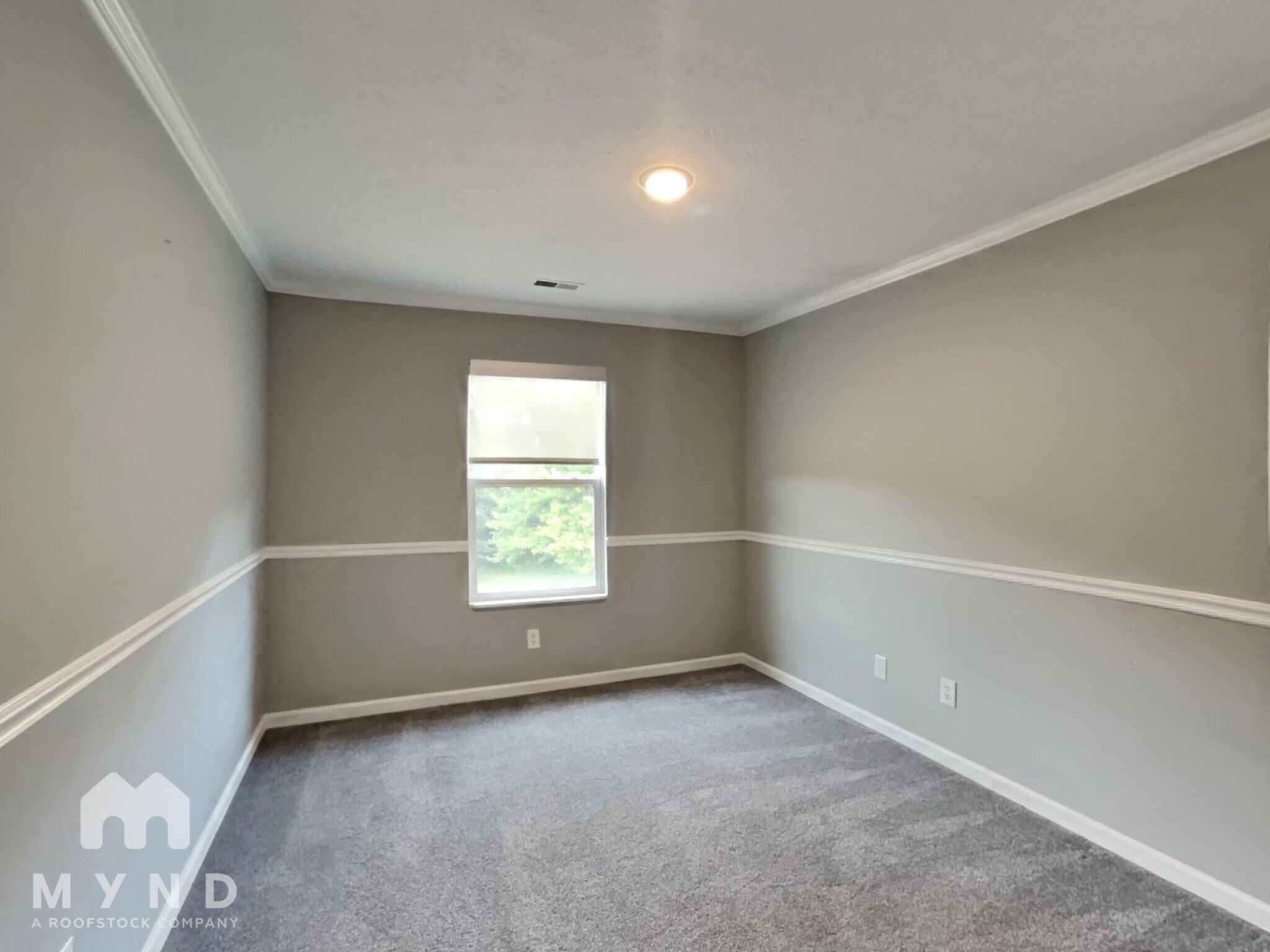 Building Photo - 6410 Hollingsworth Dr