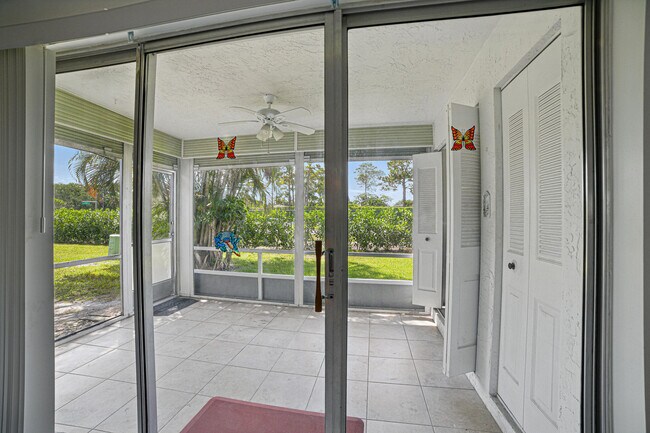 Building Photo - 5242 Privet Pl