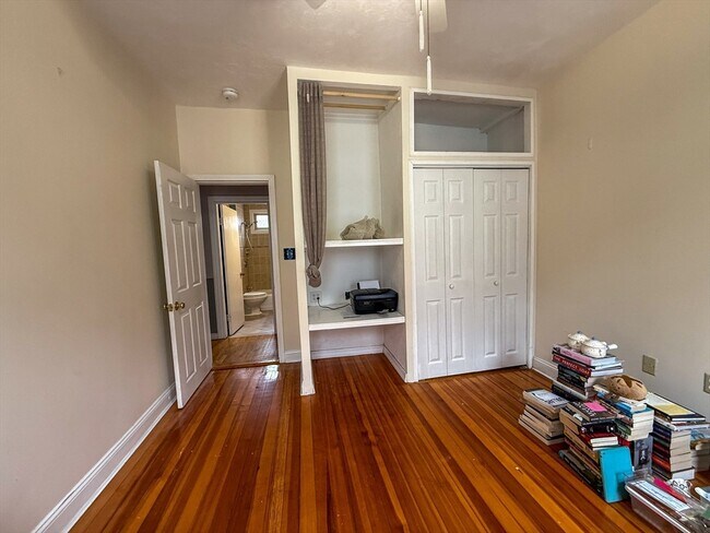 Building Photo - 56 Bowdoin St