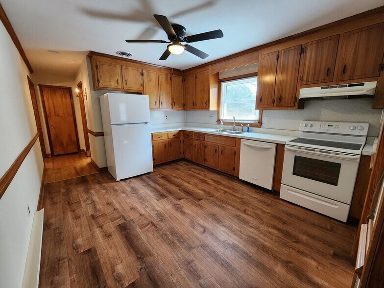 Building Photo - 6339 Tammy Ln
