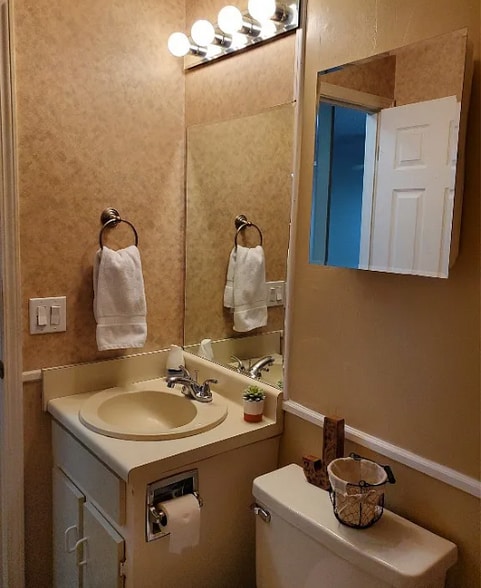 First Floor Bathroom + Laundry Room - 146 Woodfield Pl