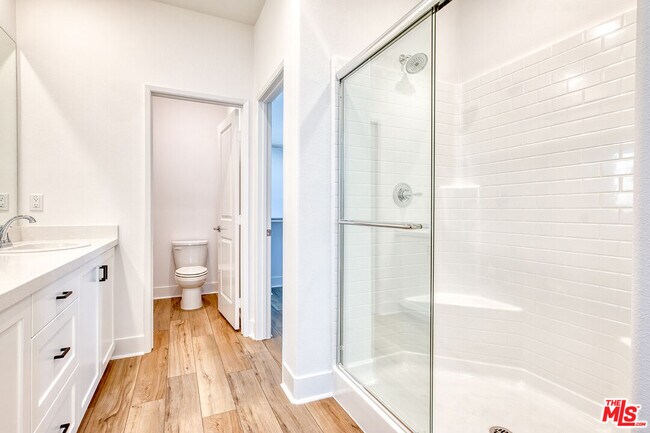 Building Photo - 5603 Kate Way