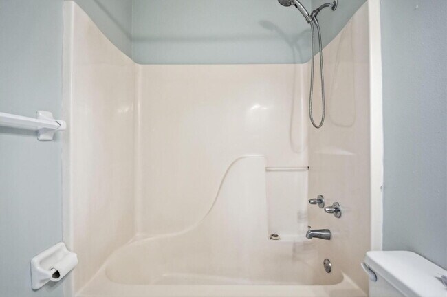 Building Photo - 3-Bedroom Coastal Home Minutes From the Beach