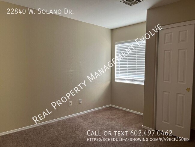 Building Photo - Move in Special