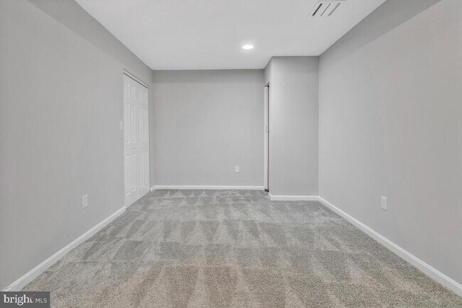 Building Photo - 9205 Midland Turn