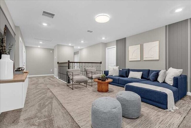 Building Photo - 9052 Sommerset Hills Dr