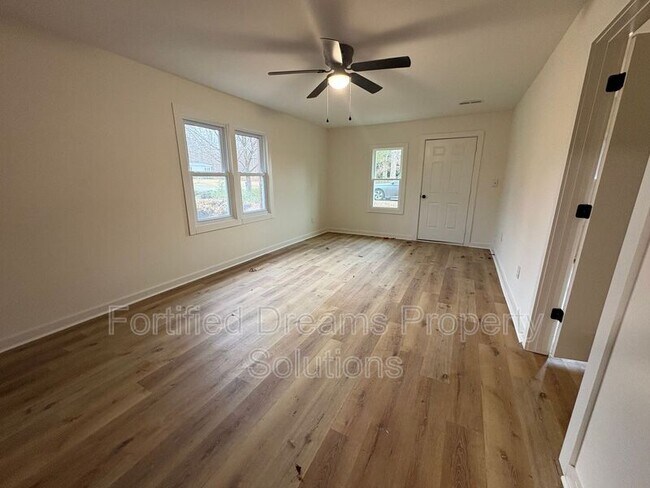 Building Photo - 431 Peeden Dr