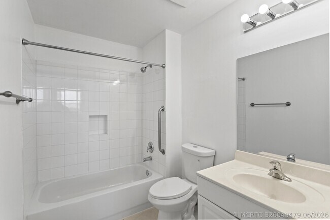 Building Photo - 27 Royal Palm Way