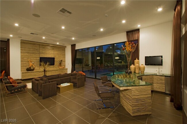 Building Photo - 7418 Yonie Ct