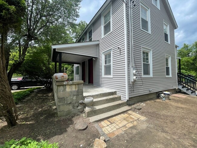 Building Photo - Modern, Fully Renovated 3-Bedroom Apartment – $1,850/month | Pittsfield, MA