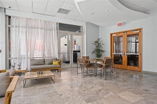 Building Photo - 3338 Peachtree Rd NE