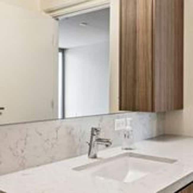 Building Photo - Penthouse 1-bedroom with 2-Parking!