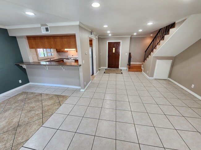 Building Photo - 1502 Rock Glen Ave