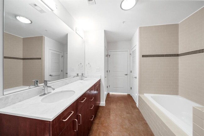 Building Photo - 5925 Almeda Rd