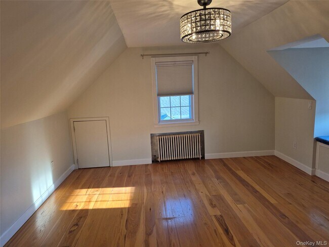Building Photo - 17 Cedar Dr