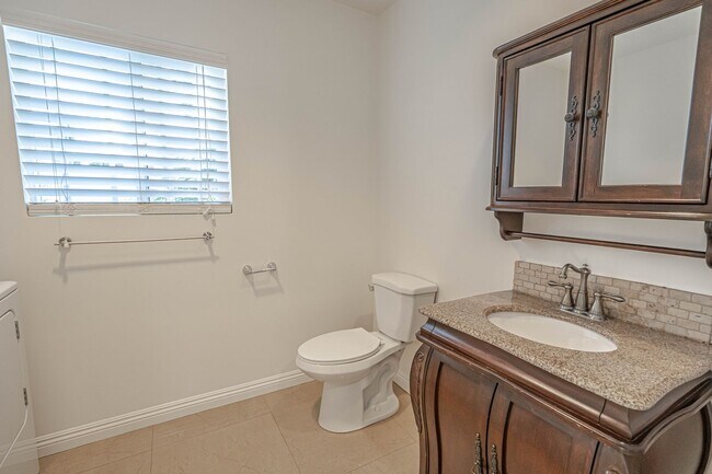 Building Photo - COMING SOON! Spacious Single-Story 3-Bedro...