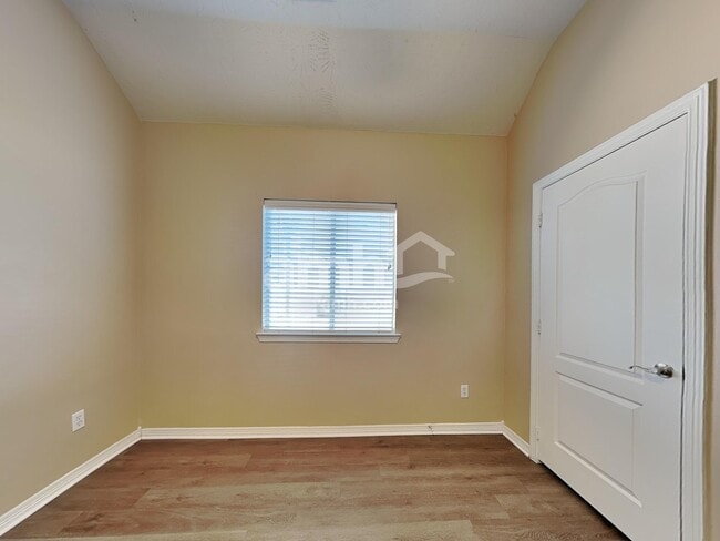 Building Photo - 7819 Niki's Crossing