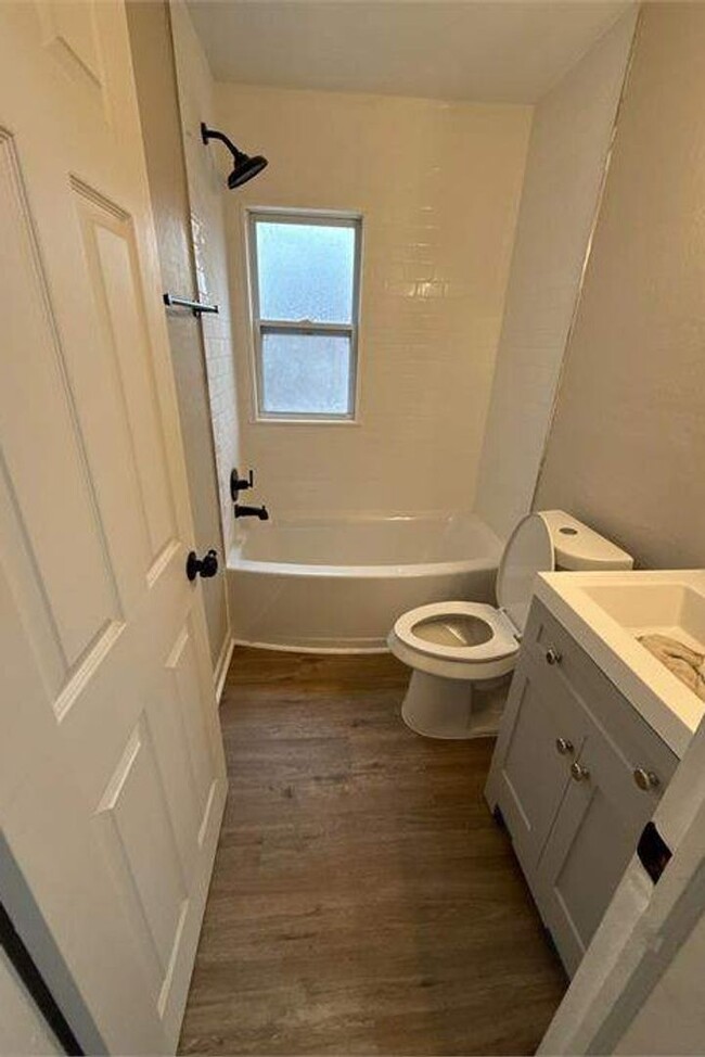 Building Photo - Renovated 3-Bedroom Home – We Welcome Sect...