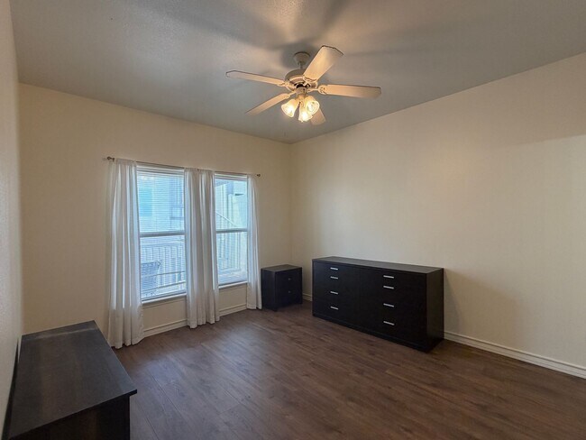 Building Photo - 14901 Windward Dr