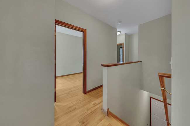 Spacious Hallway with storage and private Laundry - 1715 Como Ave SE