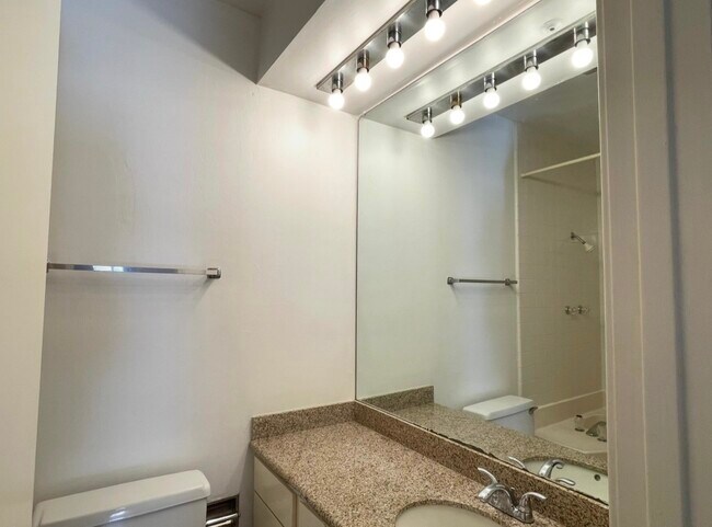 Building Photo - 2209 S Braeswood Blvd