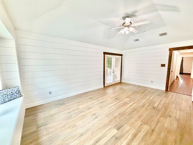Building Photo - 18315 Forest Town Dr