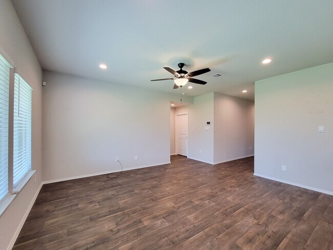 Building Photo - 21344 Pne Ml Dr